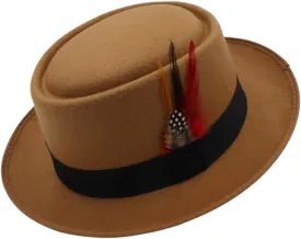 DHAEY Dad Wool Flat Fedora Hat Fashion Men Pork Pie Hat Gentleman Gambler Panama Trilby Hat with Fashion Feather Size 58CM Luopan Caps & Hats (Color : Khaki, Size : 56-58cm)